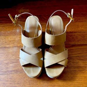 American living tan wedges